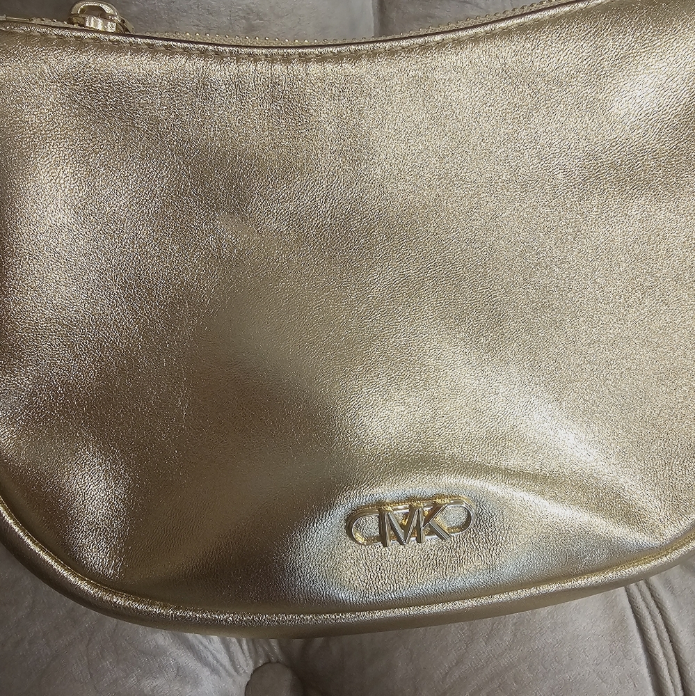 NEW MK Michael kors hand bag in gold - Picture 5 of 9